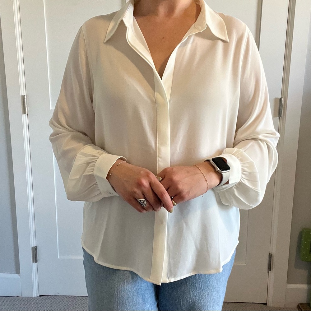 White House Black Market White Button Down Shirt - Medium